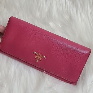 💯 Authentic Prada Safiano Long Wallet 🍀